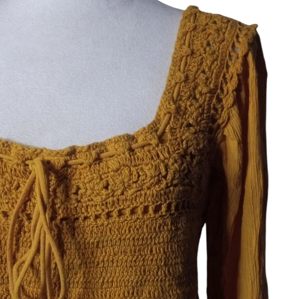 American Eagle Crochet Front Long Sleeve Peasant Style Crop Top Size Medium